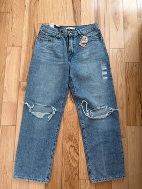 NWT Levis '94 Baggy Jeans Women’s Distressed Ripped Knee Denim 30